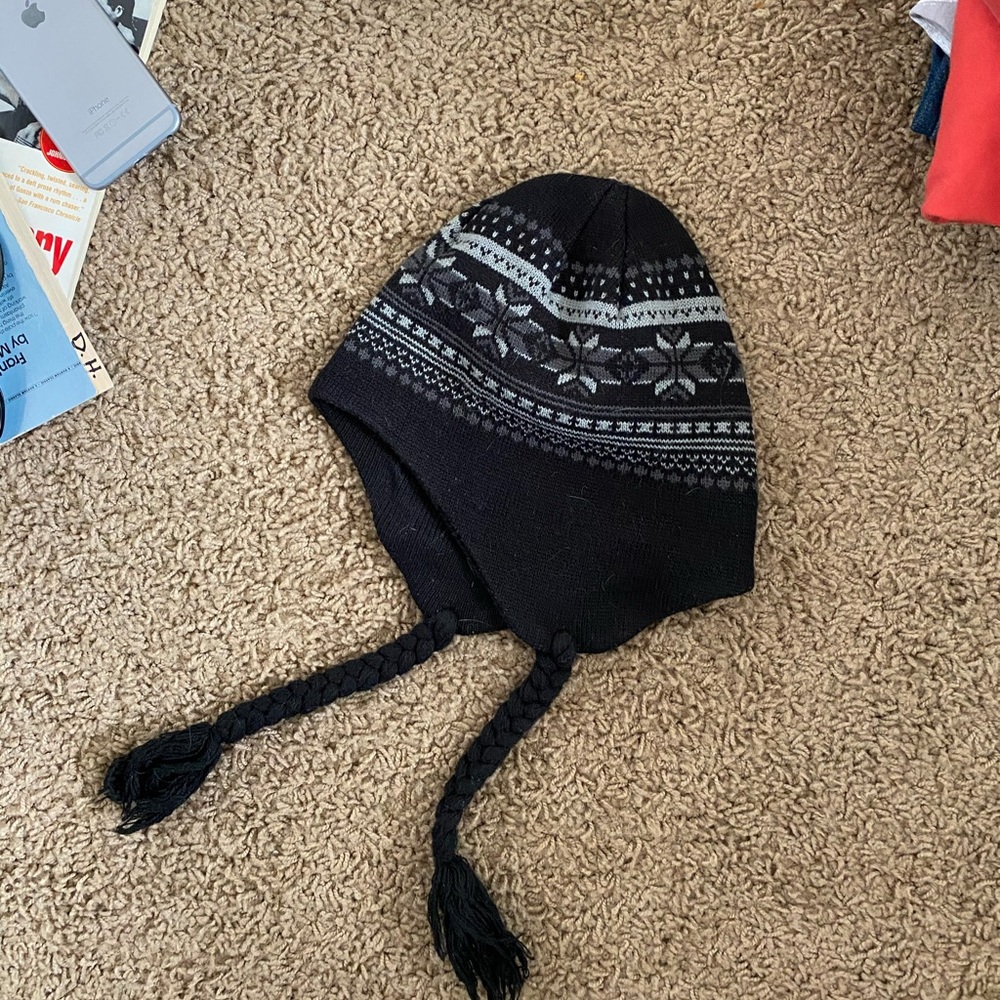 Beanie with ties